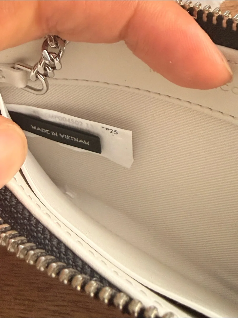 Marc Jacobs White Leather Zip Card Pouch with Silver Hardware